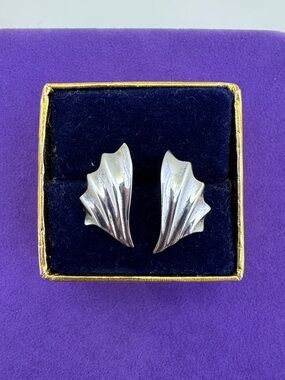 💛 Vintage Sterling Silver Sculpted Wing Earrings